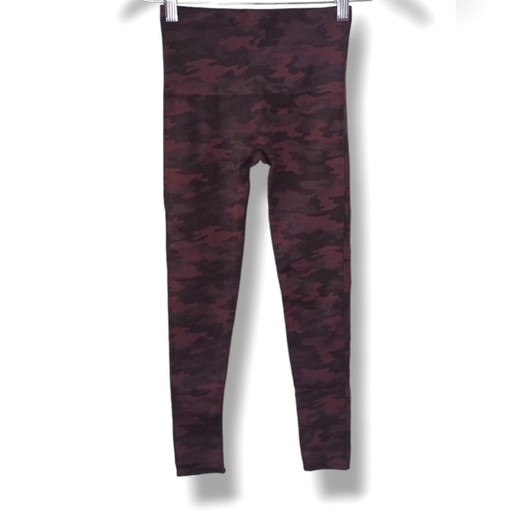 Spanx Look At Me Now Leggings in Red Camo - Picture 3 of 5